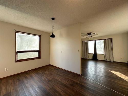 3913 45A Street, Ponoka, AB - Indoor Photo Showing Other Room