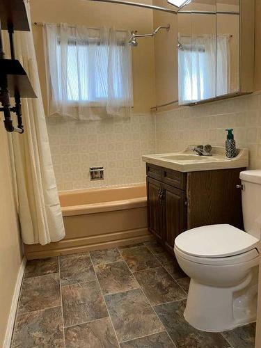 5156 47 Street, Consort, AB - Indoor Photo Showing Bathroom