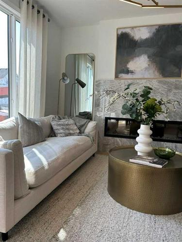 7 Emerson Crescent, Okotoks, AB - Indoor Photo Showing Living Room