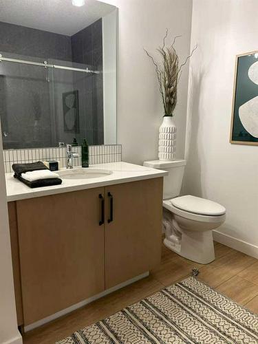 7 Emerson Crescent, Okotoks, AB - Indoor Photo Showing Bathroom