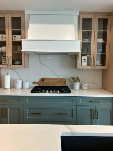 7 Emerson Crescent, Okotoks, AB - Indoor Photo Showing Kitchen