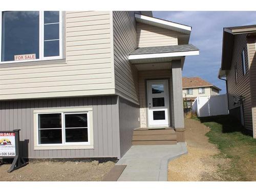 58 Livingston Close East, Red Deer, AB - Outdoor