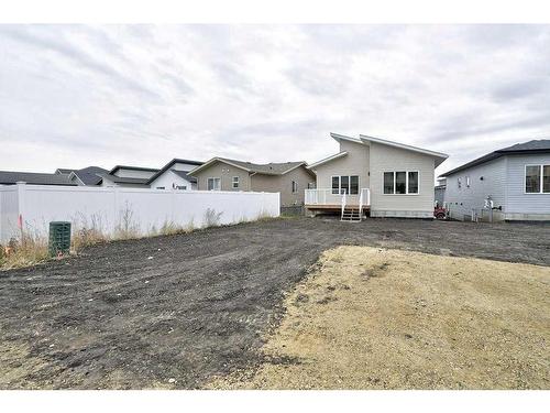 58 Livingston Close East, Red Deer, AB - Outdoor