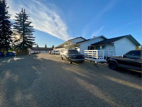 1-22-4906 54 Street, Forestburg, AB - Outdoor