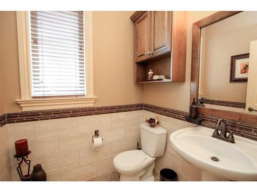 64 Cyprus Road, Blackfalds, AB - Indoor Photo Showing Bathroom