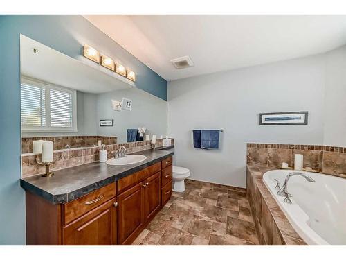 310-4707 50 Street, Sylvan Lake, AB - Indoor Photo Showing Bathroom