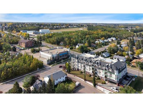 310-4707 50 Street, Sylvan Lake, AB - Outdoor With View