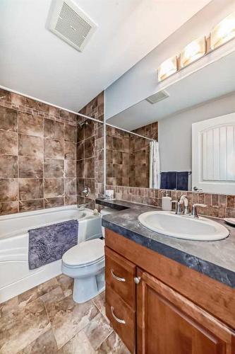 310-4707 50 Street, Sylvan Lake, AB - Indoor Photo Showing Bathroom