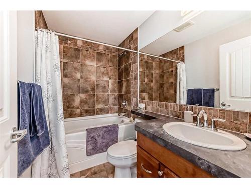 310-4707 50 Street, Sylvan Lake, AB - Indoor Photo Showing Bathroom