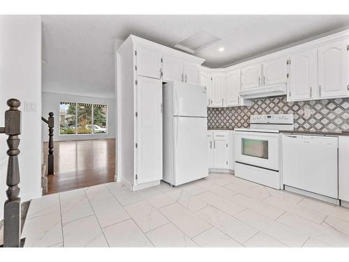 28 Drake Close, Red Deer, AB - Indoor Photo Showing Kitchen With Double Sink