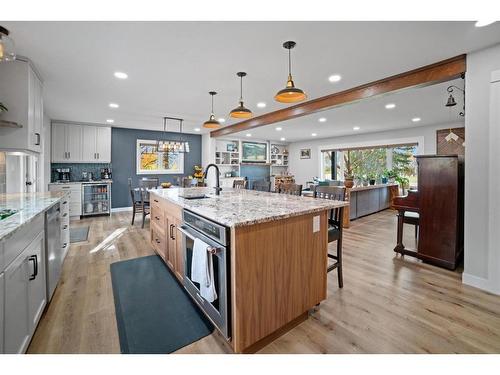 3801 50 Street, Camrose, AB - Indoor Photo Showing Kitchen With Upgraded Kitchen