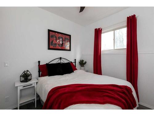 4508 43 Street, Sylvan Lake, AB - Indoor Photo Showing Bedroom