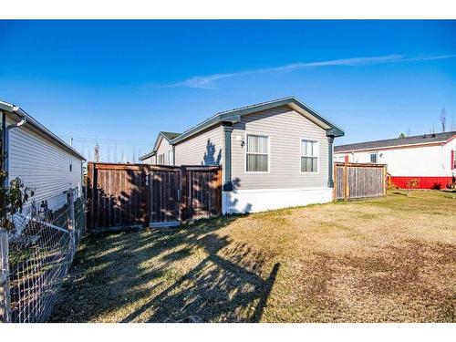 544 Queen Street, Elnora, AB - Outdoor With Exterior