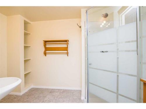 48 Brown Close, Red Deer, AB - Indoor Photo Showing Bathroom