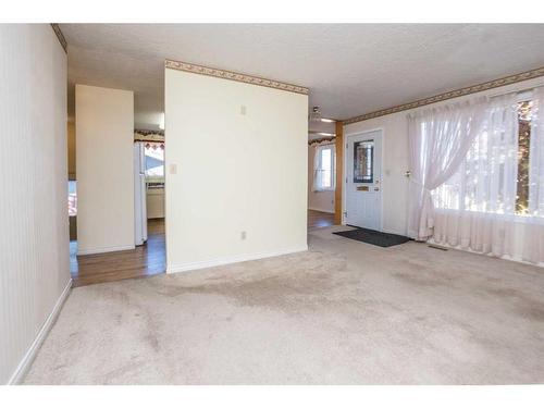 48 Brown Close, Red Deer, AB - Indoor Photo Showing Other Room