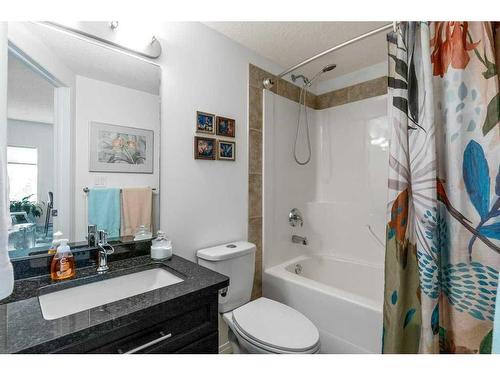 302-9905 81 Avenue Nw, Edmonton, AB - Indoor Photo Showing Bathroom