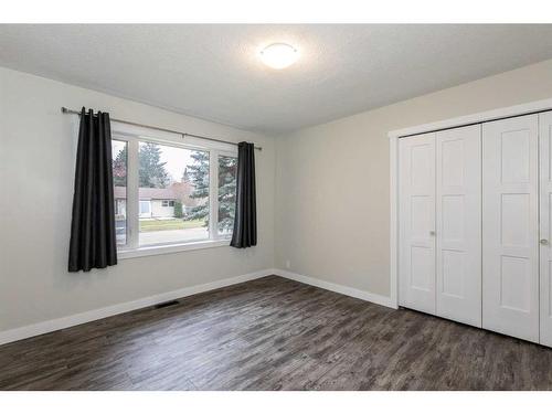 5520 53 Avenue, Lacombe, AB - Indoor Photo Showing Other Room