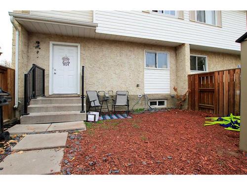 F4-35 Nash Street, Red Deer, AB - Outdoor With Exterior