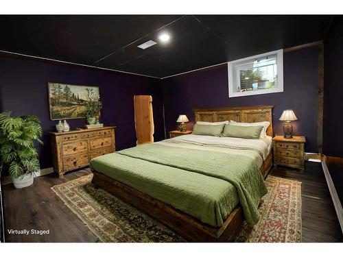 38503 Range Road 25A, Rural Red Deer County, AB - Indoor Photo Showing Bedroom