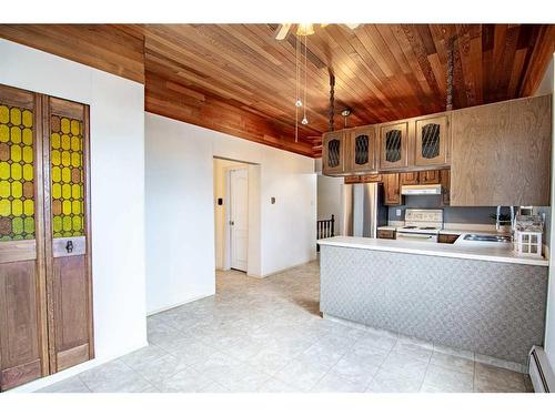 5036 48 Avenue, Bashaw, AB - Indoor Photo Showing Kitchen