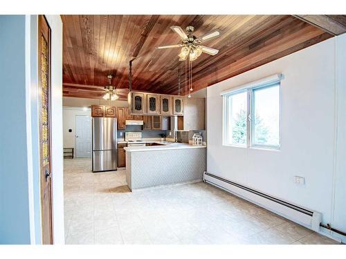 5036 48 Avenue, Bashaw, AB - Indoor Photo Showing Kitchen