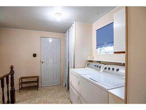 5036 48 Avenue, Bashaw, AB - Indoor Photo Showing Laundry Room