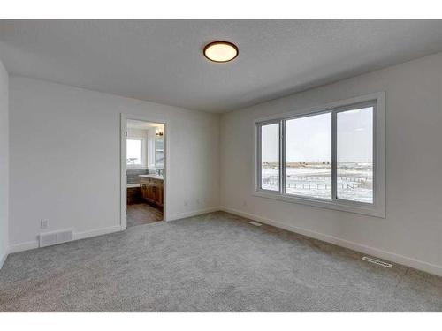 529 Grayling Bend, Rural Rocky View County, AB - Indoor Photo Showing Other Room