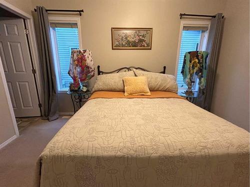 4527 71 Street Close, Camrose, AB - Indoor Photo Showing Bedroom