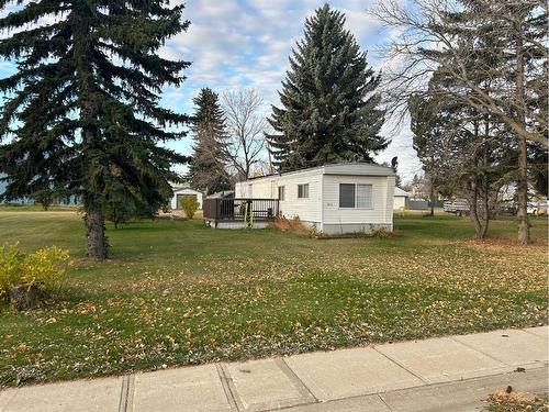 205 Lady Helen Avenue West, Galahad, AB - Outdoor