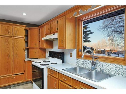 Rr 270, Rural Red Deer County, AB - Indoor Photo Showing Kitchen With Double Sink