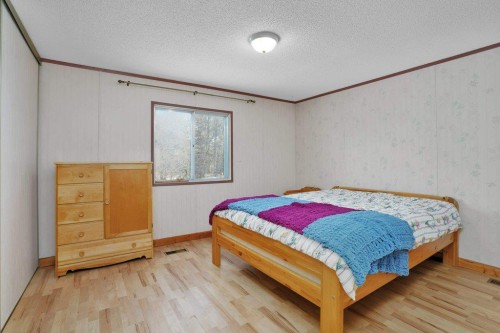 Rr 270, Rural Red Deer County, AB - Indoor Photo Showing Bedroom