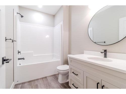 3-5324 49 Avenue, Lacombe, AB - Indoor Photo Showing Bathroom