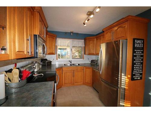 5432 54 Avenue, Lacombe, AB - Indoor Photo Showing Kitchen With Double Sink