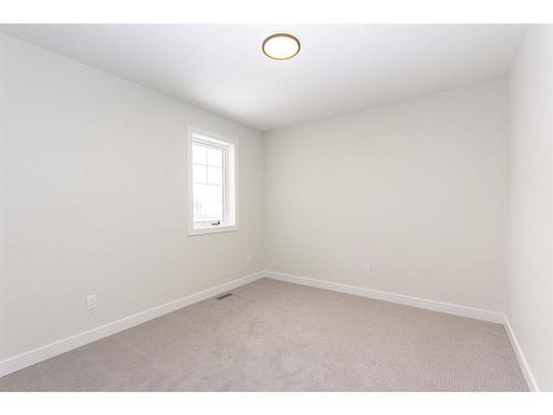 20 Toal Close, Red Deer, AB - Indoor Photo Showing Other Room