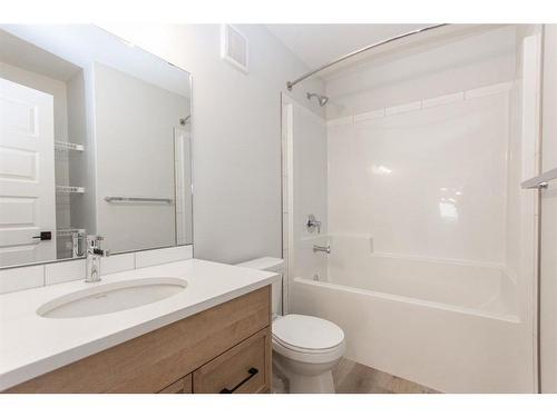 20 Toal Close, Red Deer, AB - Indoor Photo Showing Bathroom