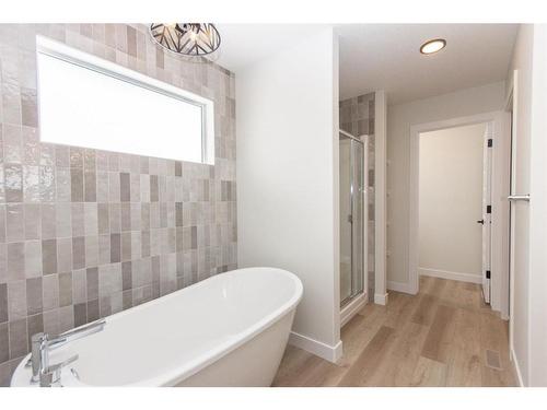 20 Toal Close, Red Deer, AB - Indoor Photo Showing Bathroom