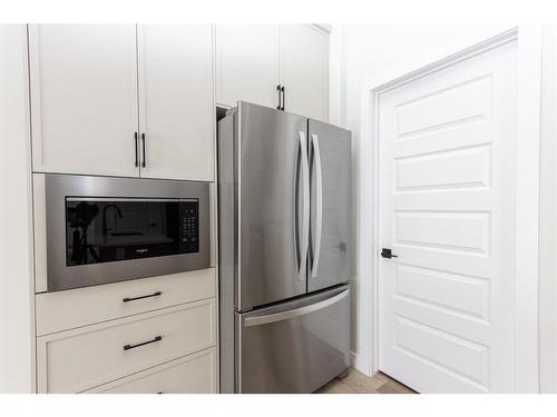 20 Toal Close, Red Deer, AB - Indoor Photo Showing Kitchen