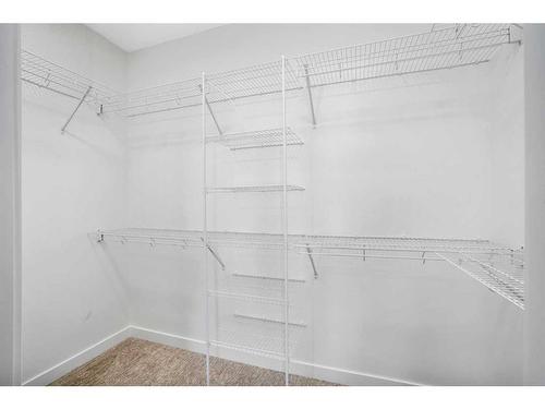 21 Murphy Close, Blackfalds, AB - Indoor With Storage