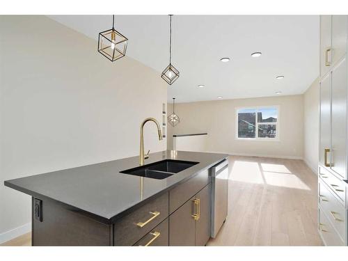 21 Murphy Close, Blackfalds, AB - Indoor Photo Showing Kitchen With Double Sink