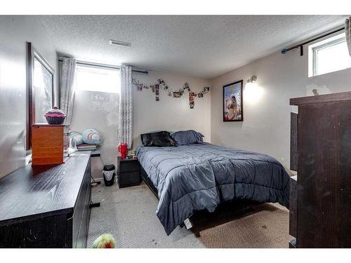 35 Odell Green, Red Deer, AB - Indoor Photo Showing Bedroom