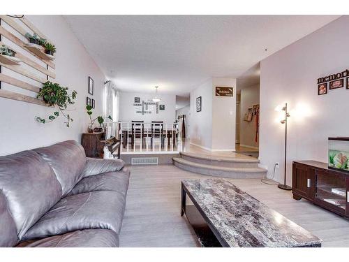 35 Odell Green, Red Deer, AB - Indoor Photo Showing Living Room