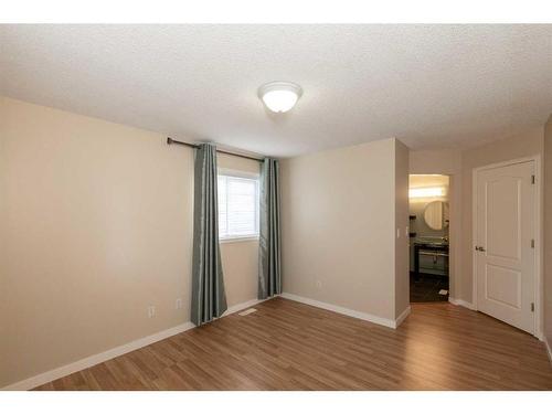 606-5220 50A Avenue, Sylvan Lake, AB - Indoor Photo Showing Other Room