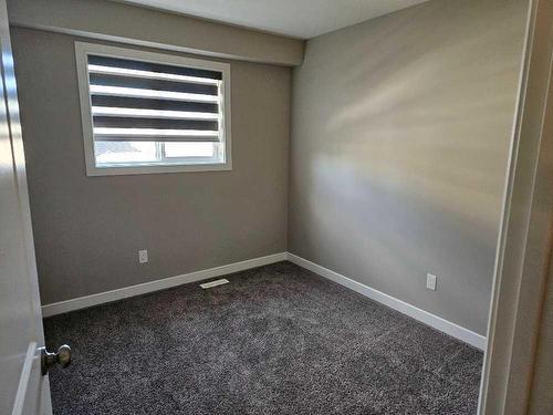 202-148 Vanier Drive, Red Deer, AB - Indoor Photo Showing Other Room