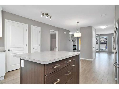 812-339 Viscount Drive, Red Deer, AB - Indoor Photo Showing Kitchen