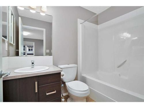 812-339 Viscount Drive, Red Deer, AB - Indoor Photo Showing Bathroom