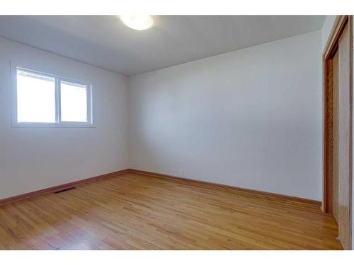 4810 55 Avenue, Bentley, AB - Indoor Photo Showing Other Room