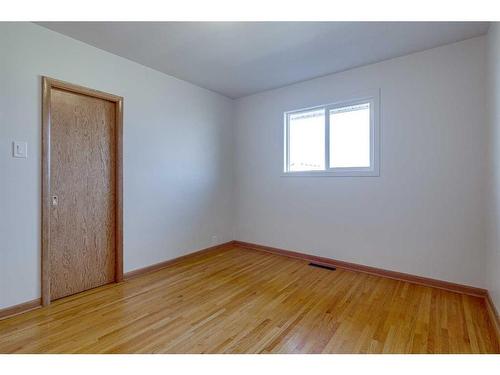 4810 55 Avenue, Bentley, AB - Indoor Photo Showing Other Room