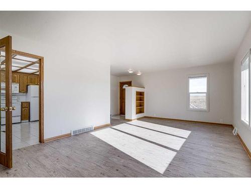 4810 55 Avenue, Bentley, AB - Indoor Photo Showing Other Room