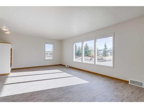 4810 55 Avenue, Bentley, AB - Indoor Photo Showing Other Room