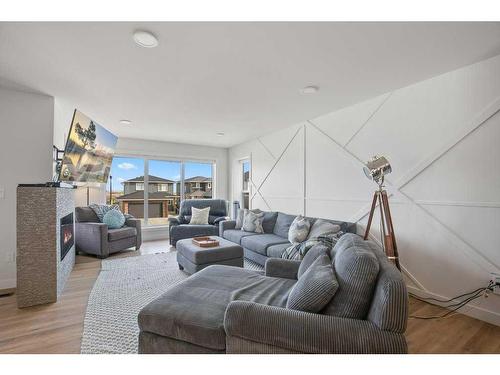 4162 Ryders Ridge Boulevard, Sylvan Lake, AB - Indoor Photo Showing Living Room